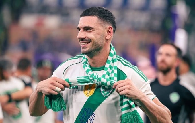 ديميرال يثير الجدل بعد خسارة النصر آسيويًا